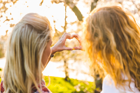Am besten sind zwei blonde Lesben Am besten sind zwei blonde Lesben
